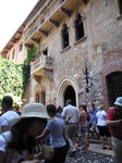 SX19317 Juliet's House, Balcony, Verona, Italy.jpg